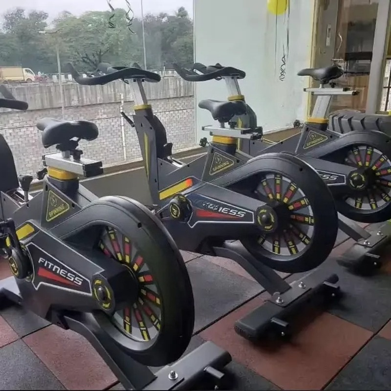 Profesjonalny rower spinningow – Home Gym Equipments recenzja i cena